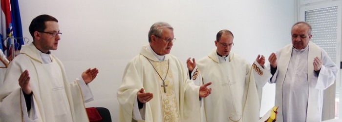 Biskup Križić slavio svetu misu u gospićkoj bolnici