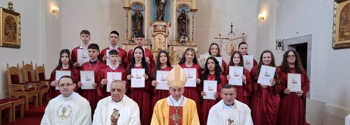 Biskup mons. Marko Medo podijelio sakrament krizme