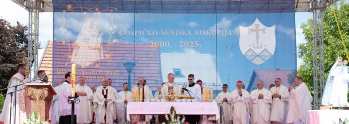 U Gospiću je svečano proslavljena 25. obljetnica osnivanja Gospićko-senjske biskupije